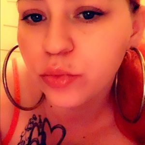 Meet your Posher, Cortney